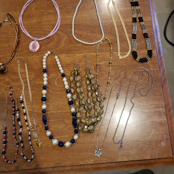 Lot of 29 Necklaces different lengths - Picture 2 of 8